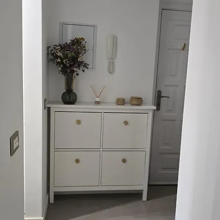 Апартаменты Paradise Caletillas Beachfront Duplex With Pool & Parking