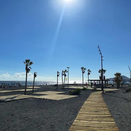 Paradise Caletillas Beachfront Duplex With Pool & Parking Канделария