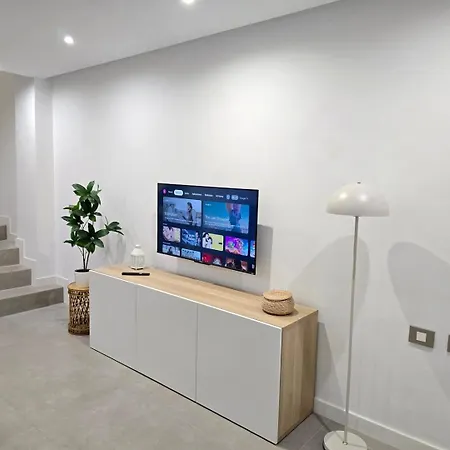 Lägenhet Paradise Caletillas Beachfront Duplex With Pool & Parking