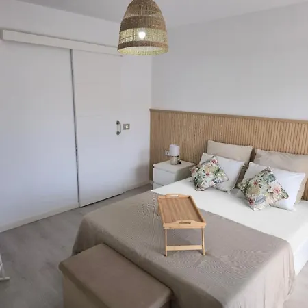 Paradise Caletillas Beachfront Duplex With Pool & Parking Κανδελάρια