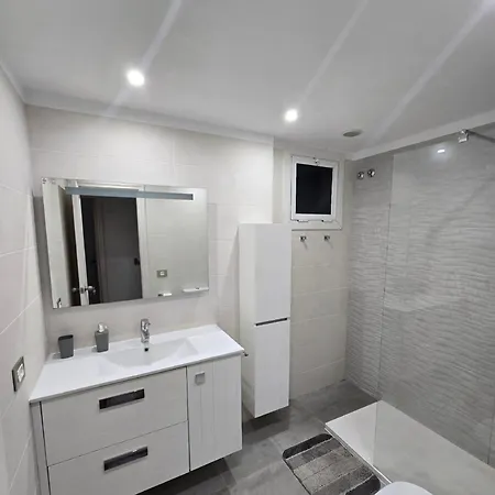 Paradise Caletillas Beachfront Duplex With Pool & Parking Apartmán