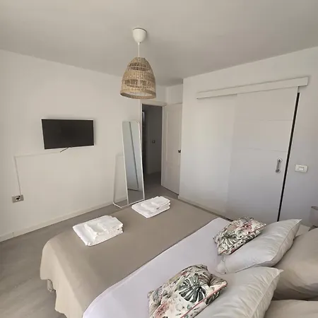 Paradise Caletillas Beachfront Duplex With Pool & Parking