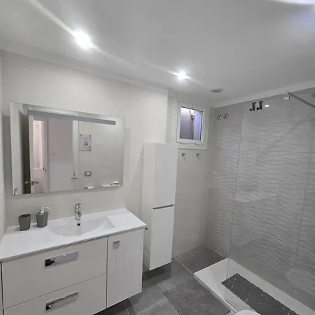 Paradise Caletillas Beachfront Duplex With Pool & Parking Lägenhet *